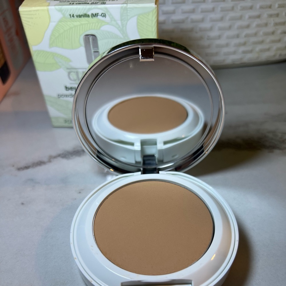 New Clinique powder 14 vanilla shade